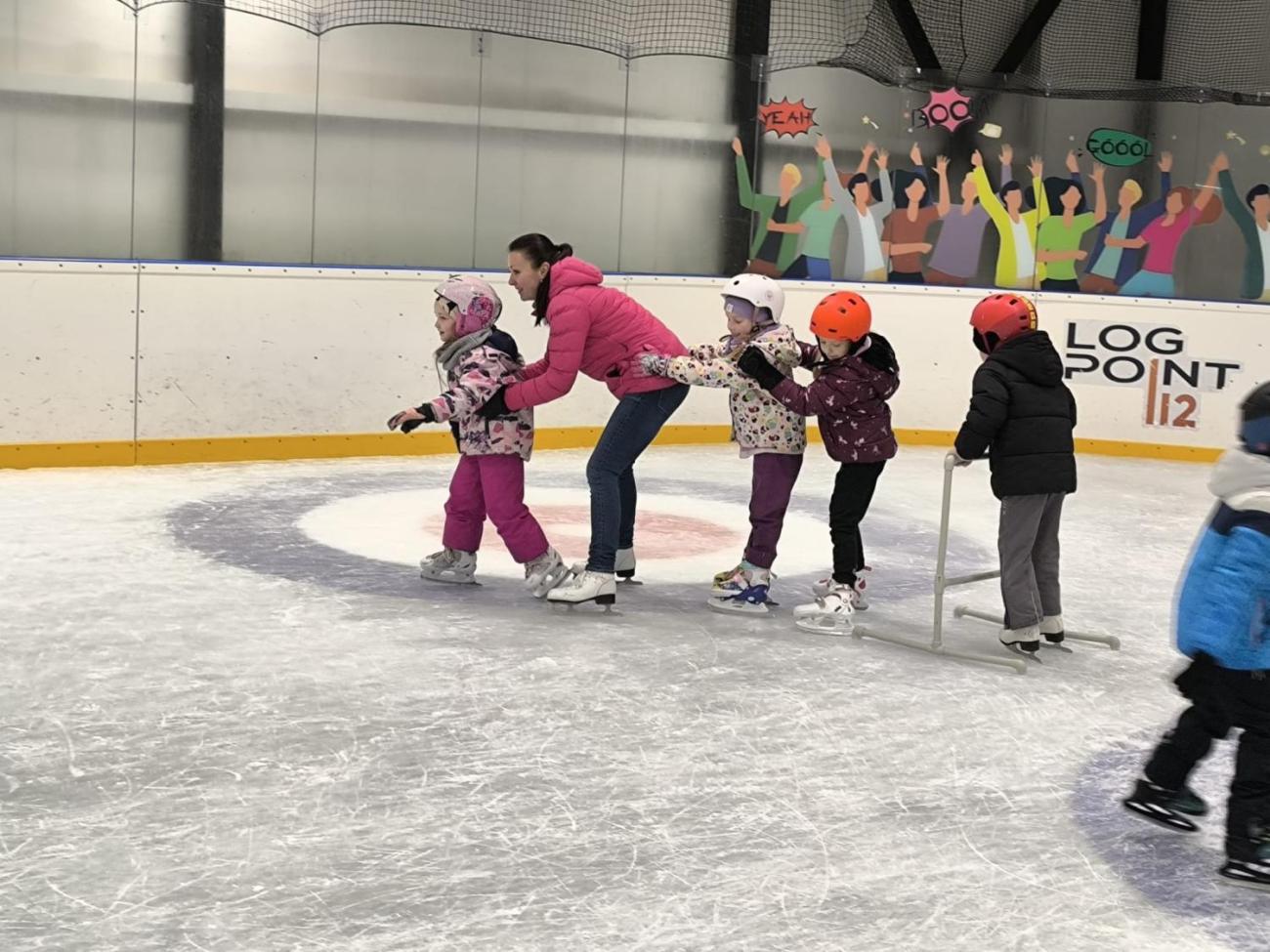 Bruslení 1.A na zimním stadionu ICE POINT 112