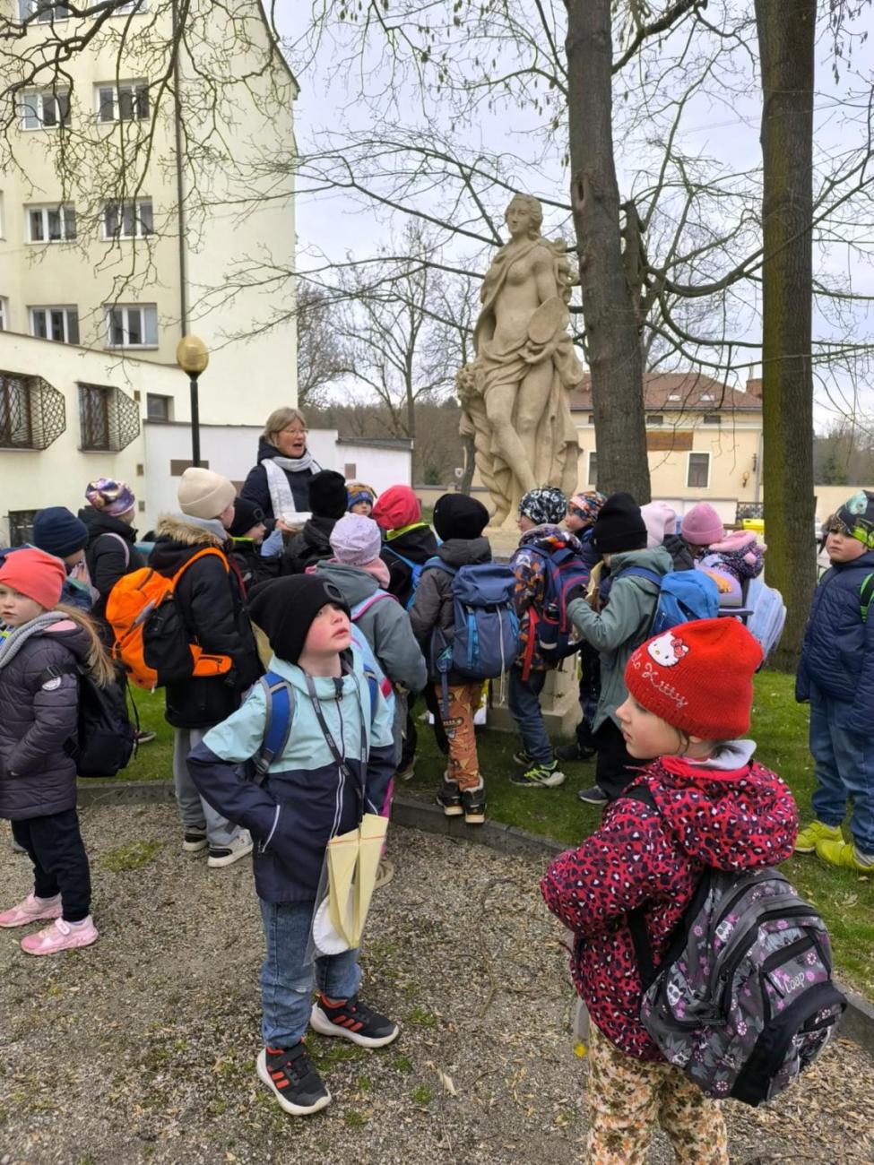 Tajemné sochy ročních období  1.A