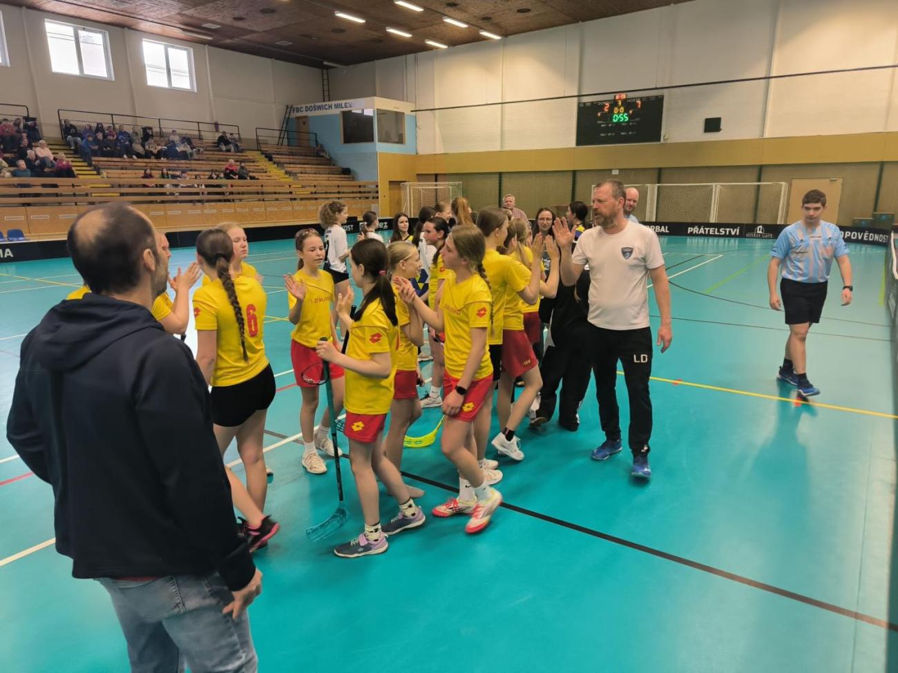 Baráž o postup na MČR ve florbalu – mladší žákyně uspěly!