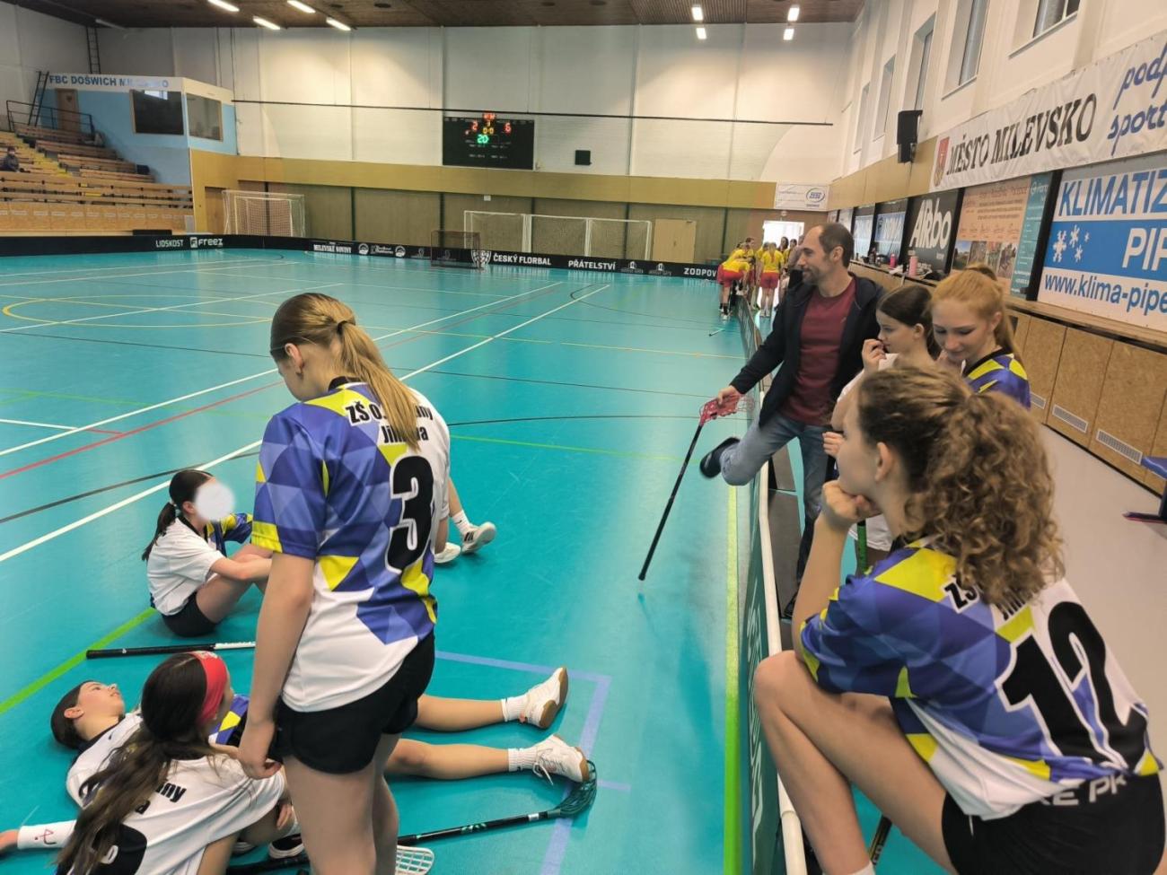 Baráž o postup na MČR ve florbalu – mladší žákyně uspěly!