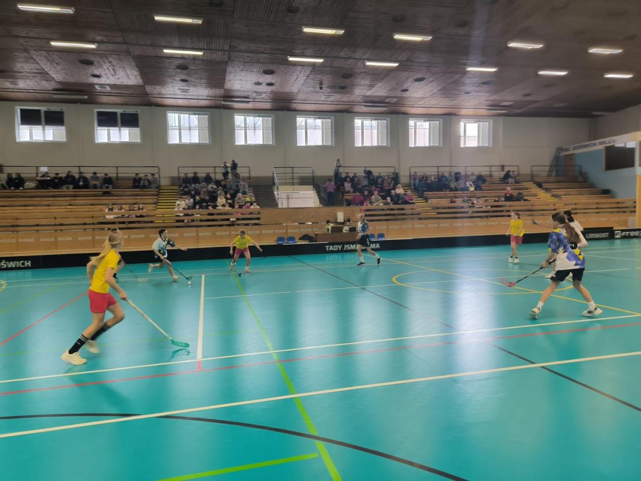 Baráž o postup na MČR ve florbalu – mladší žákyně uspěly!
