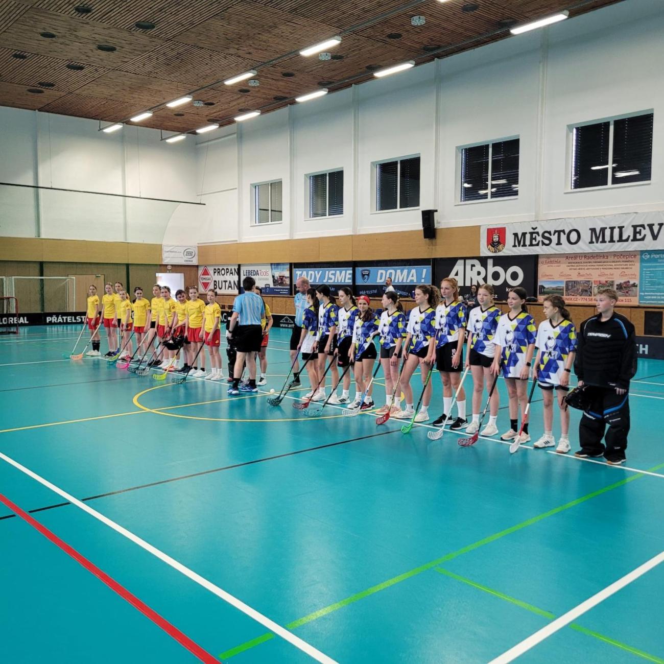 Baráž o postup na MČR ve florbalu – mladší žákyně uspěly!