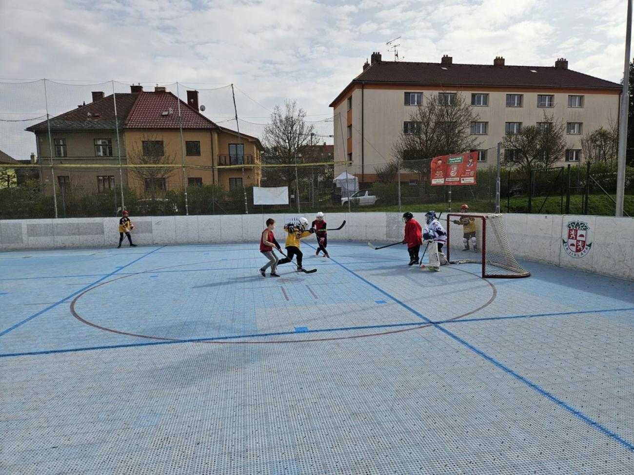 Hokejbalem proti drogám