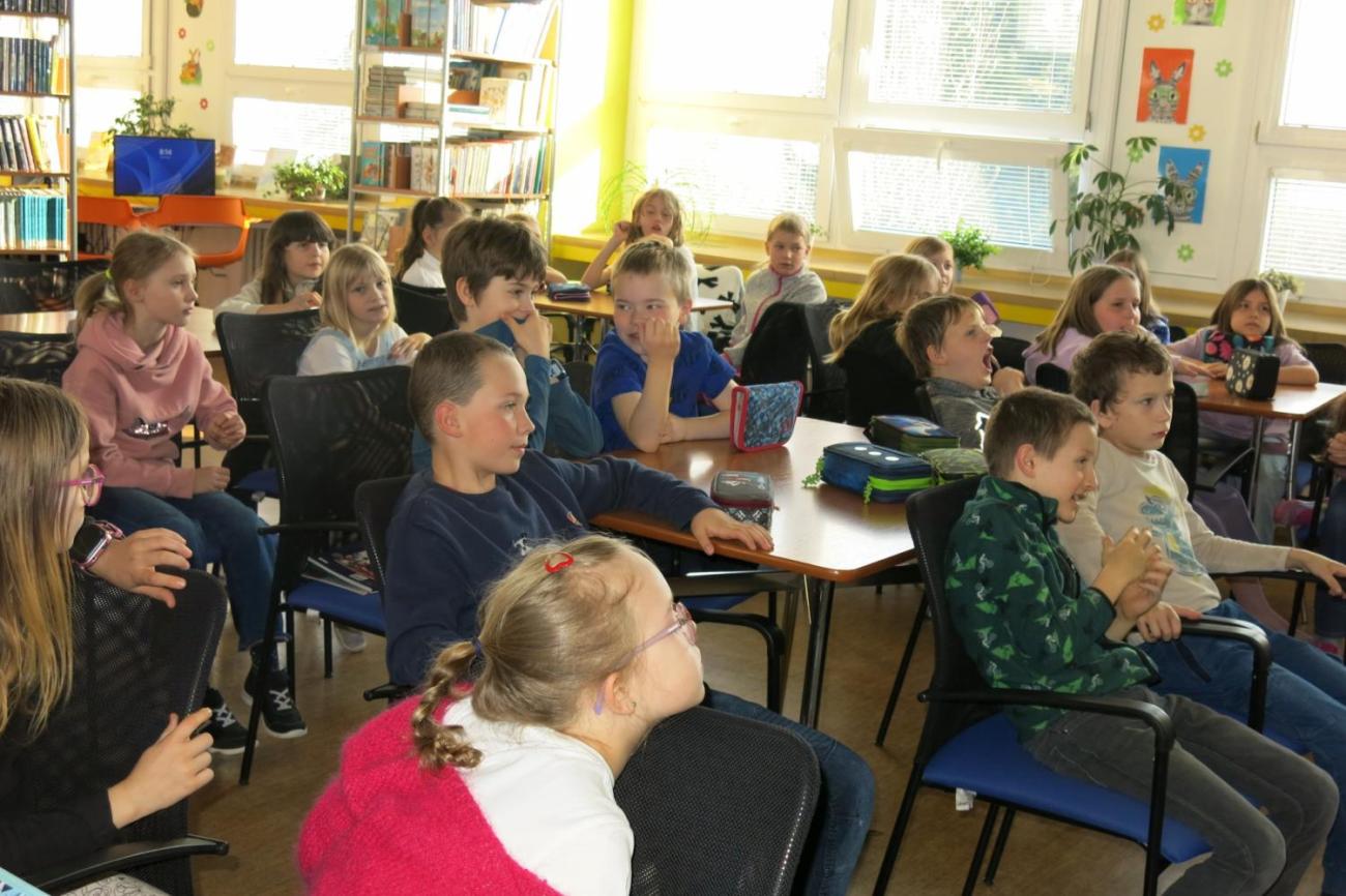 Beseda se spisovatelkou a ilustrátorkou Nelou Gálikovou 