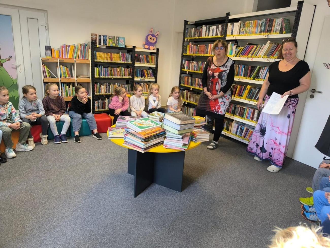 První návštěva knihovny  1.A