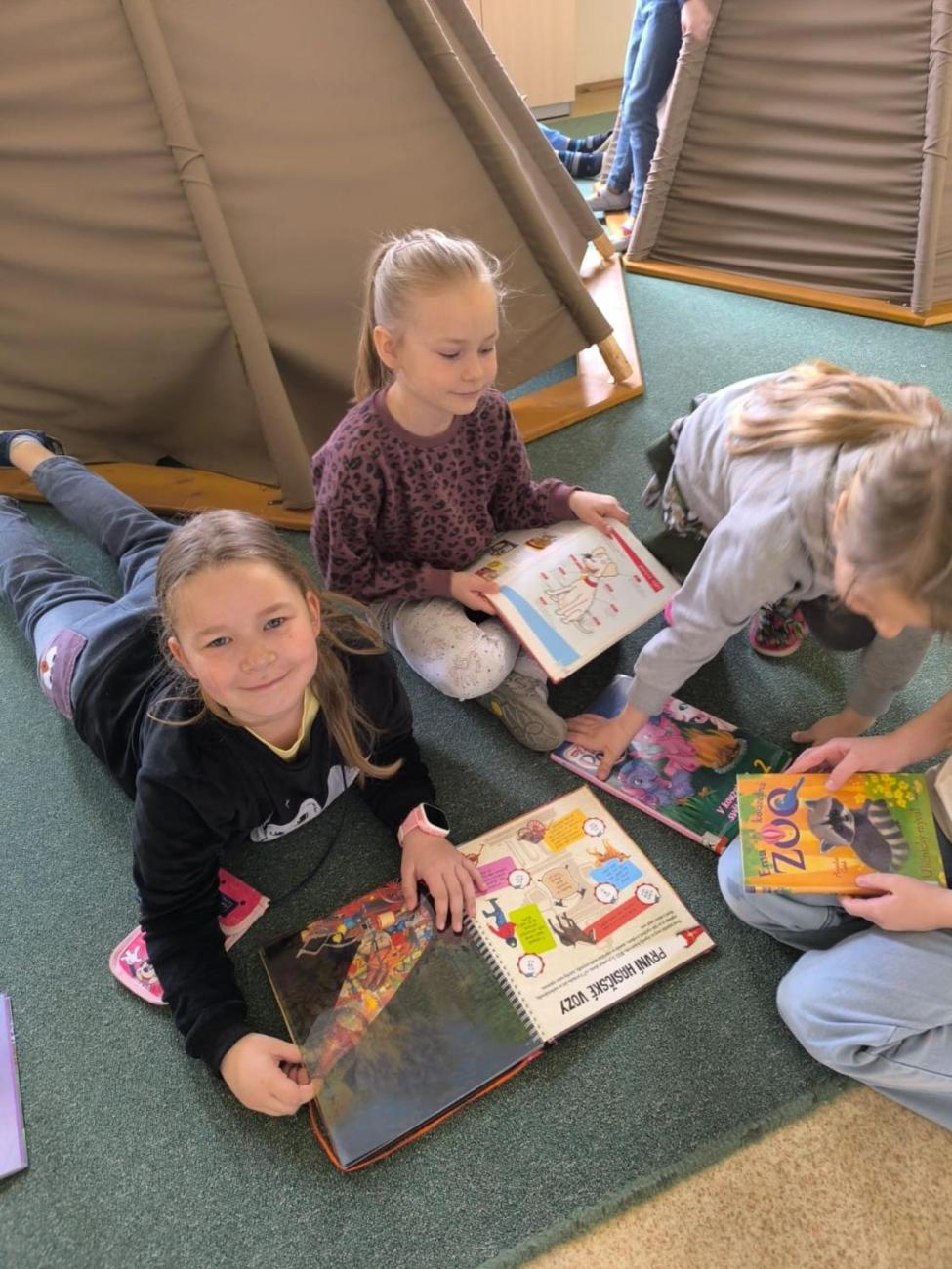 První návštěva knihovny  1.A