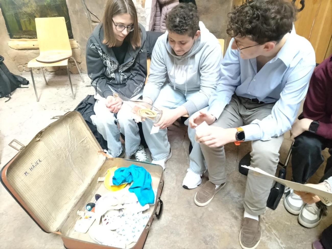 Program Pochybné suvenýry 9.B