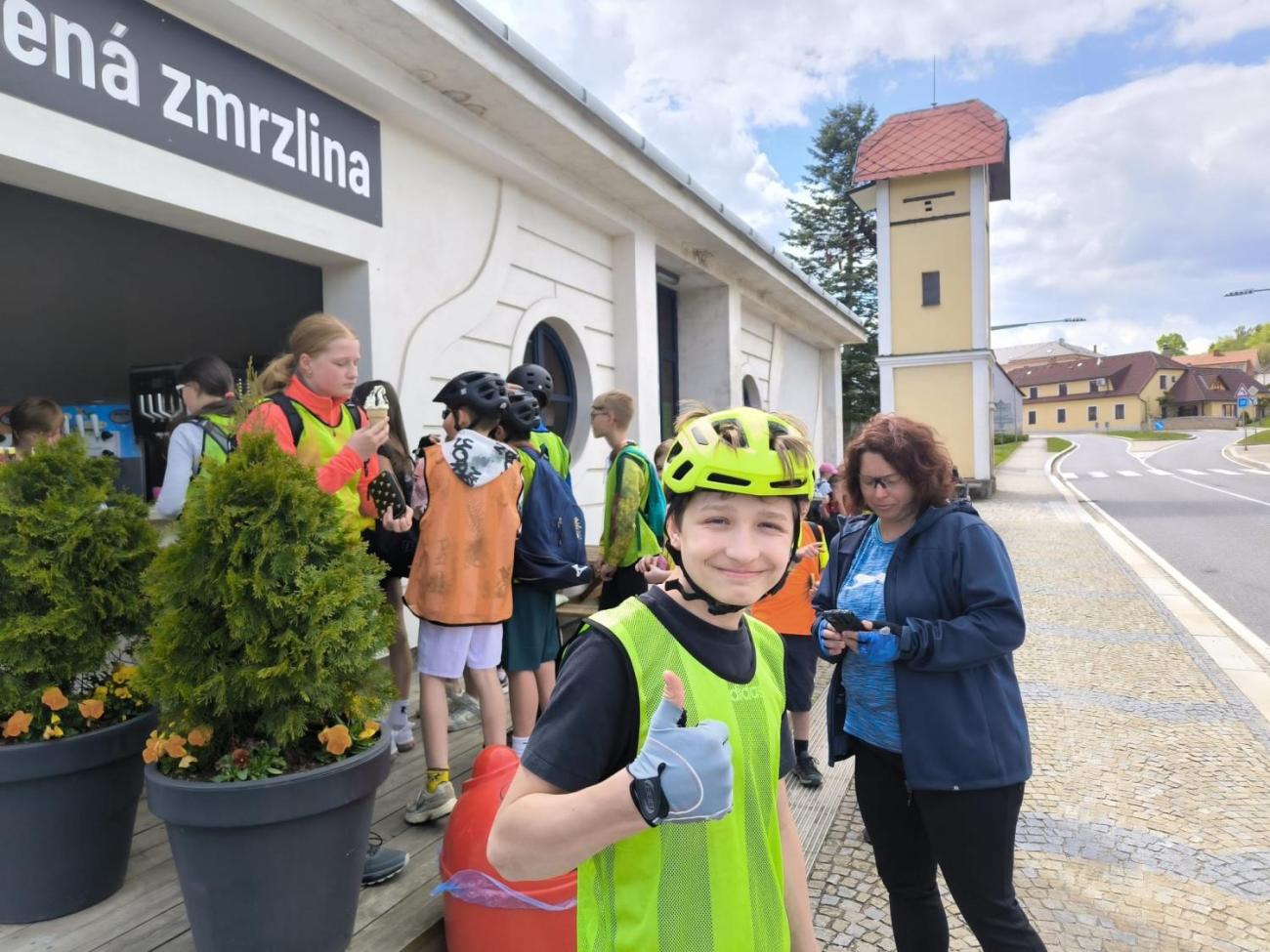 1. den cykloturistického kurzu 6.C v Řásné