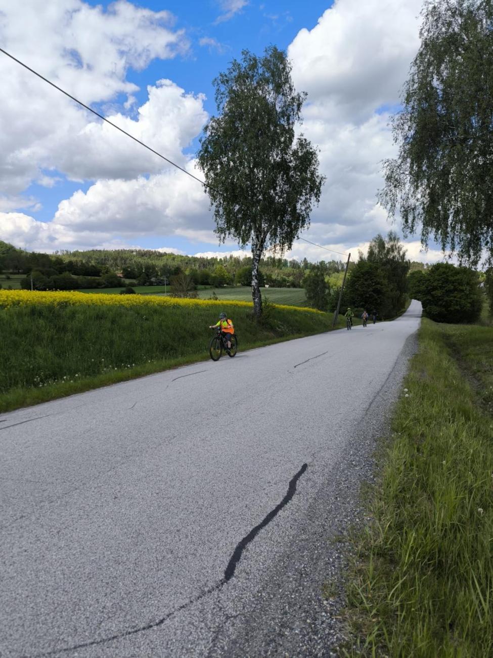 1. den cykloturistického kurzu 6.C v Řásné