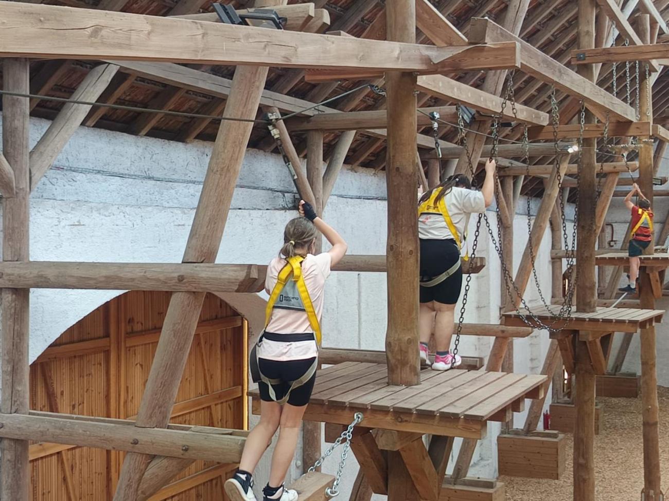 2. den cykloturistického kurzu 6.C – Javořice, Míchova skála a dobrodružství v Telči