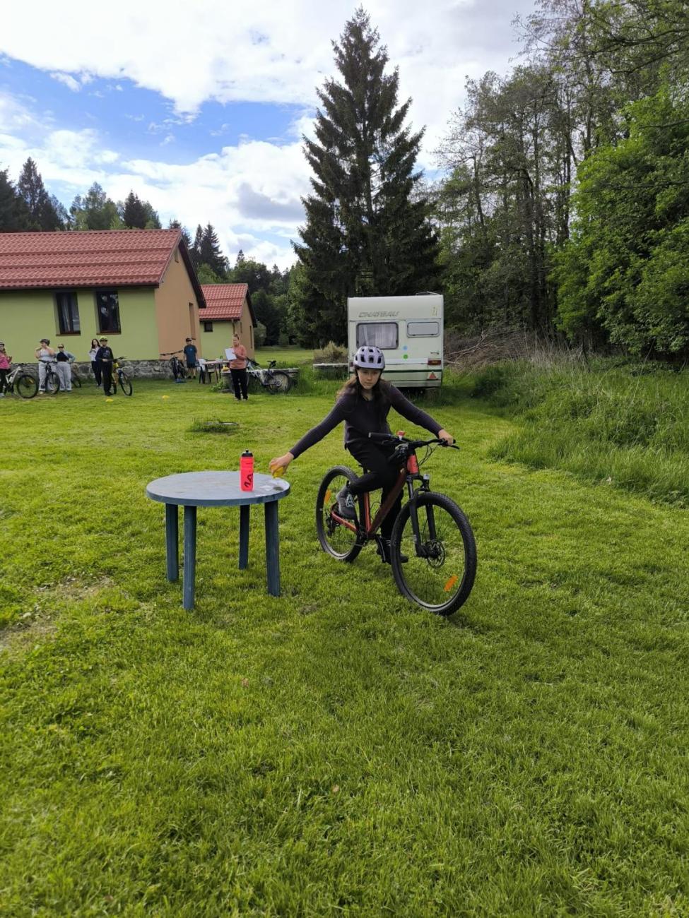 3. den cykloturistického kurzu 6.C – Roštejn, sportovní výzvy a stezka odvahy