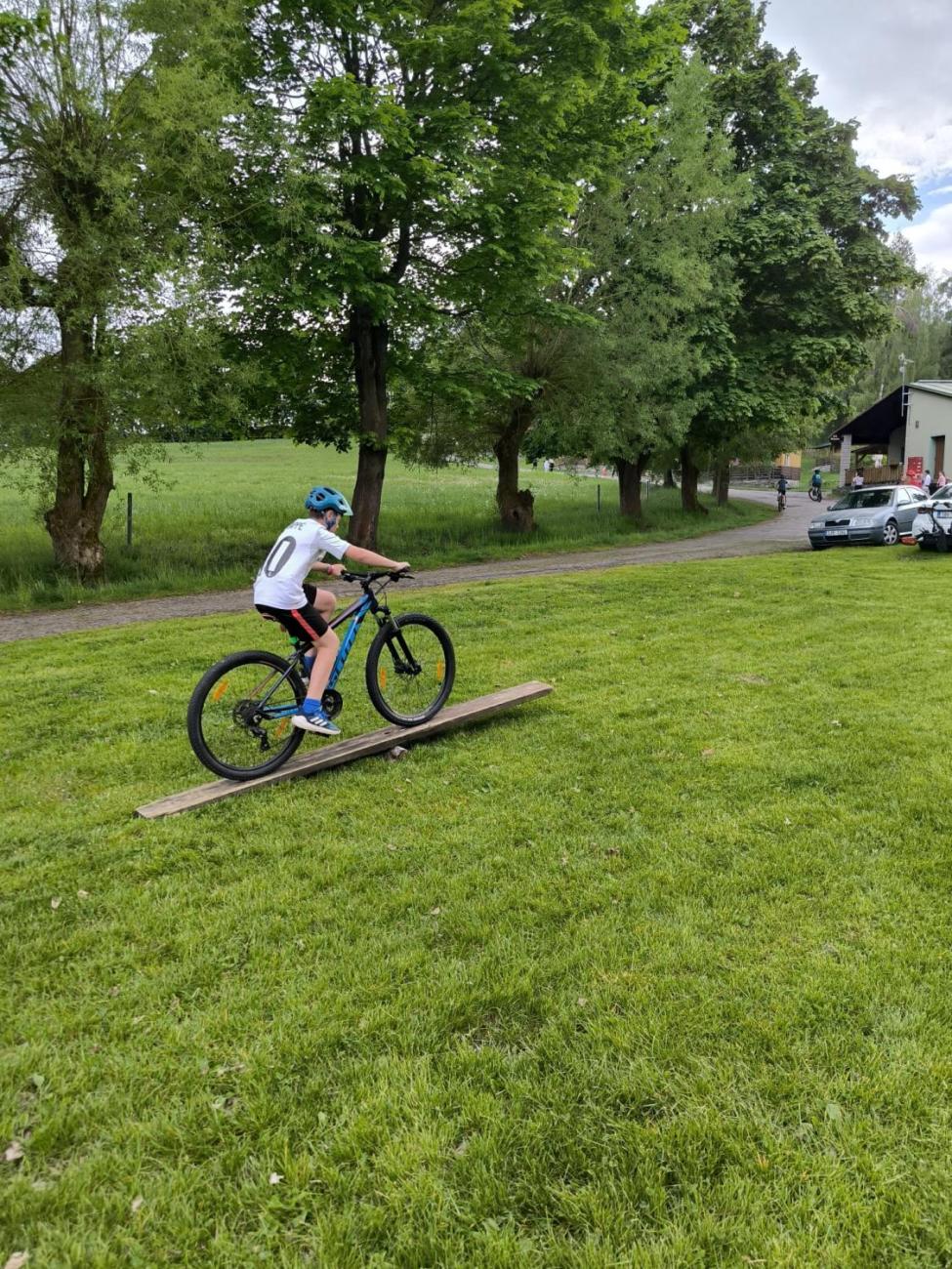3. den cykloturistického kurzu 6.C – Roštejn, sportovní výzvy a stezka odvahy