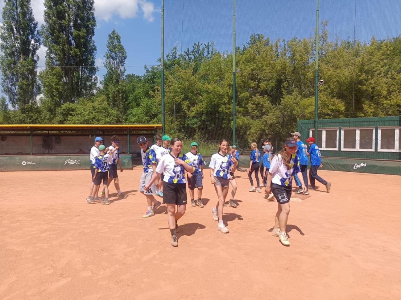 Mistrovství ČR škol ve slowpitchi – skvělé 4. místo pro náš tým
