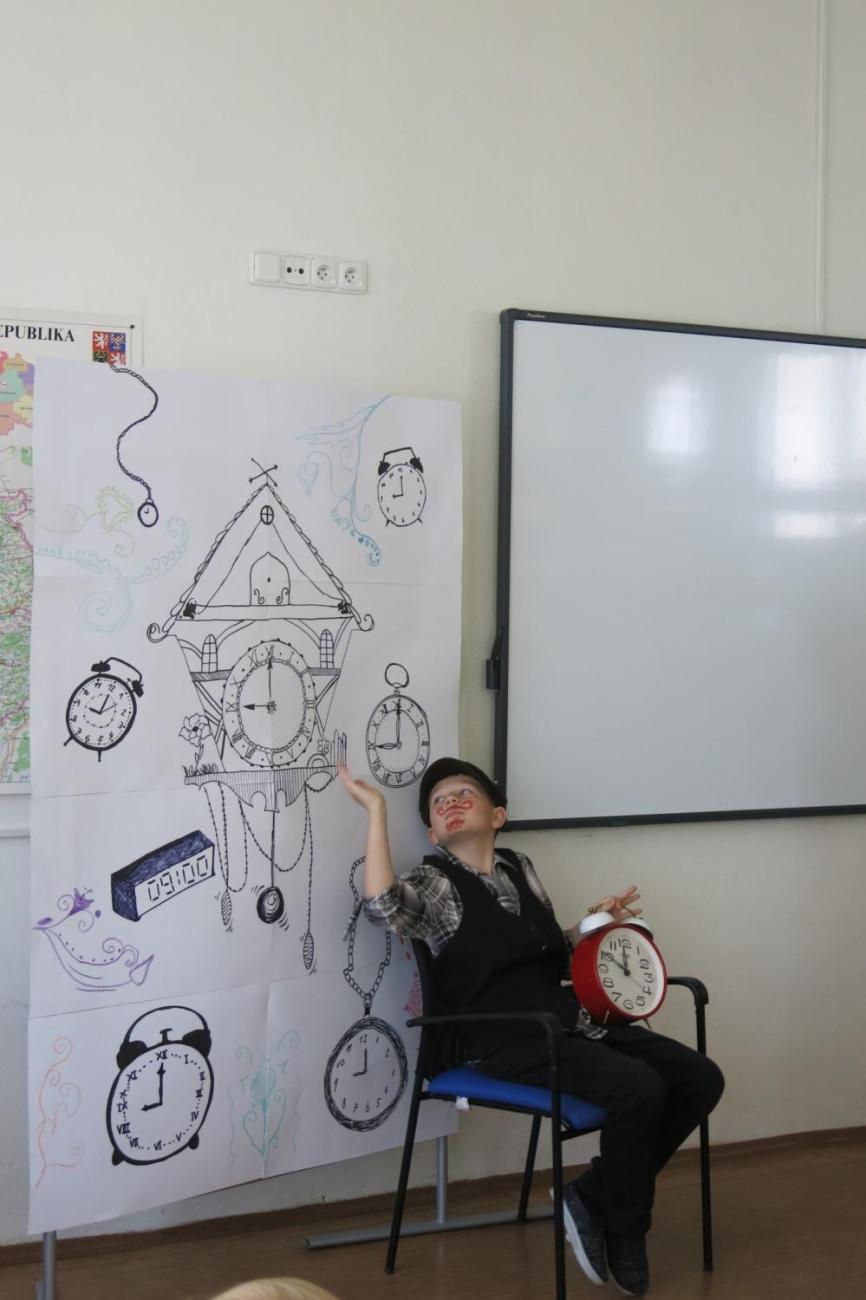 Divadelní představení dramatického kroužku „Tik Ťak a hodiny času“