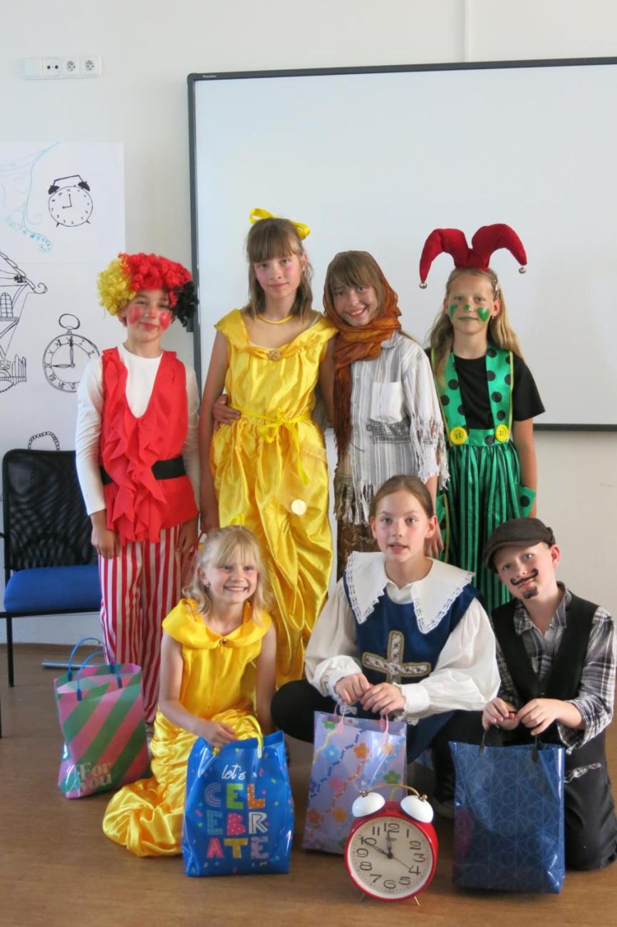 Divadelní představení dramatického kroužku „Tik Ťak a hodiny času“
