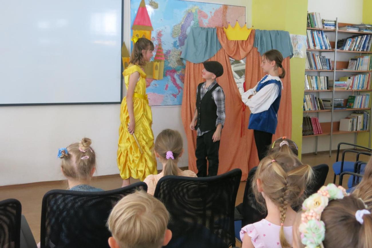 Divadelní představení dramatického kroužku „Tik Ťak a hodiny času“