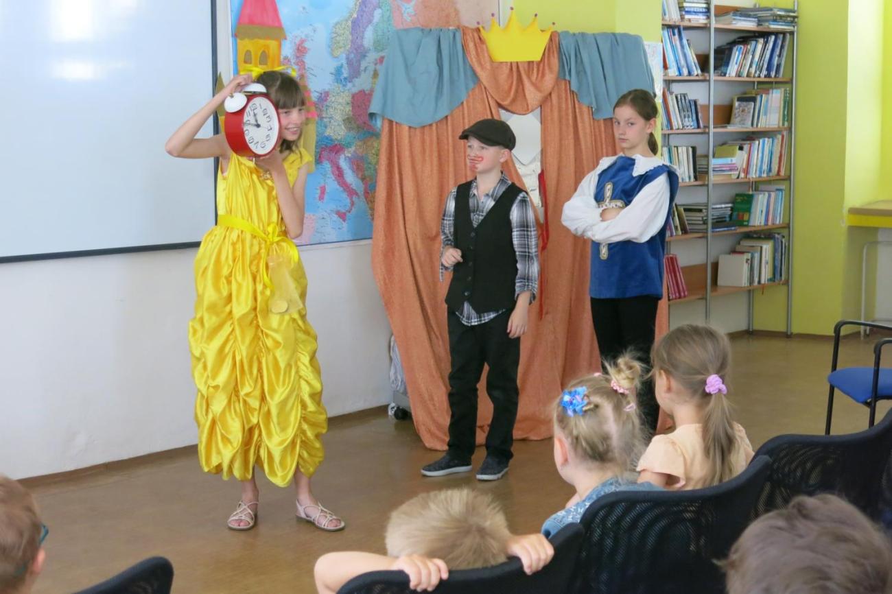 Divadelní představení dramatického kroužku „Tik Ťak a hodiny času“