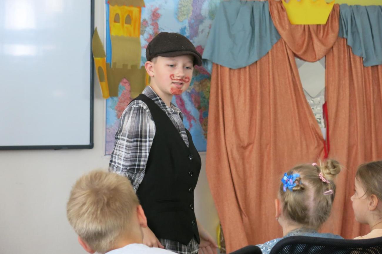 Divadelní představení dramatického kroužku „Tik Ťak a hodiny času“