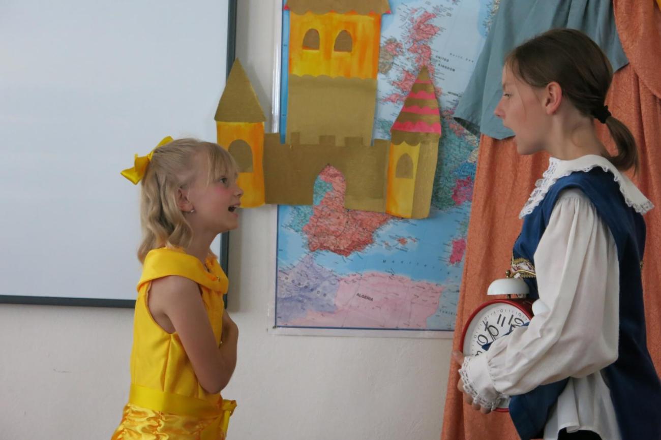 Divadelní představení dramatického kroužku „Tik Ťak a hodiny času“