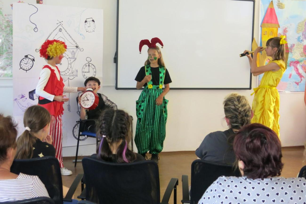 Divadelní představení dramatického kroužku „Tik Ťak a hodiny času“