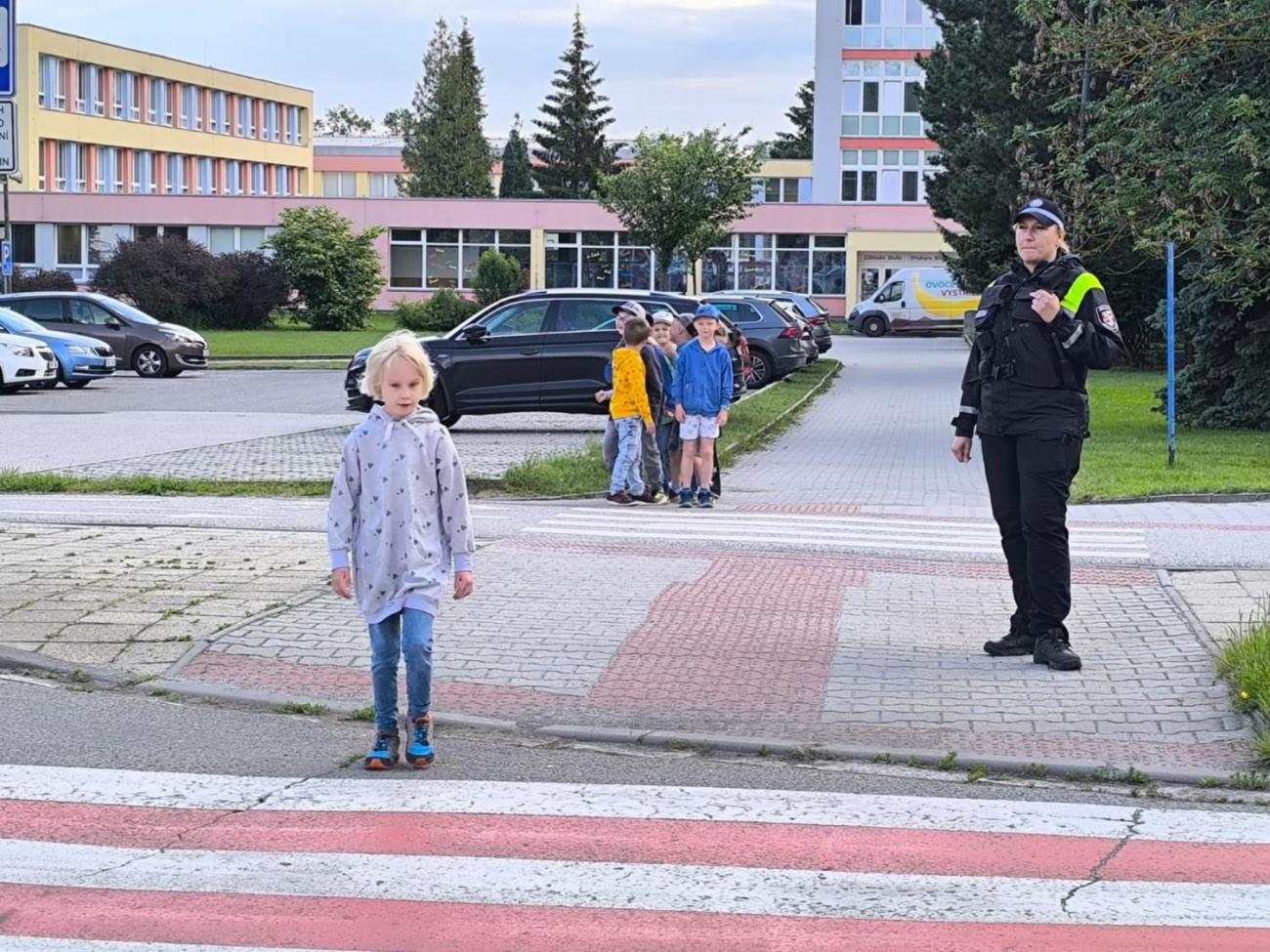 Spolupráce s městskou policií - Bezpečné přecházení vozovky 1.A
