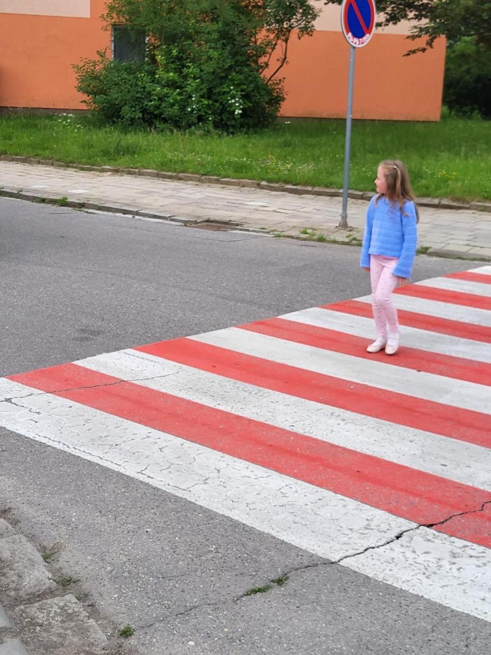 Bezpečné přecházení přes přechod  1.B