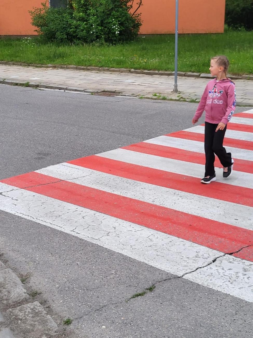 Bezpečné přecházení přes přechod  1.B