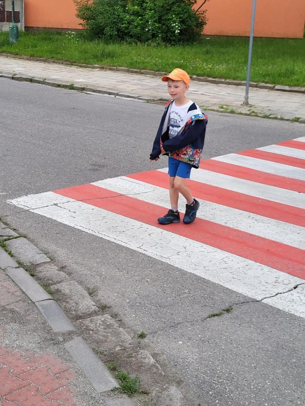 Bezpečné přecházení přes přechod  1.B