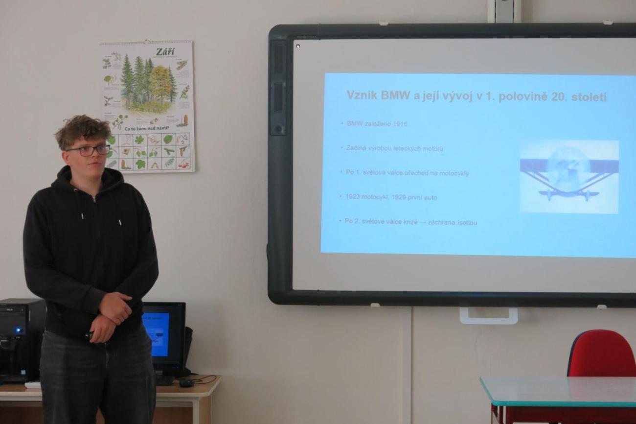 Deváťáci představili své seminární práce