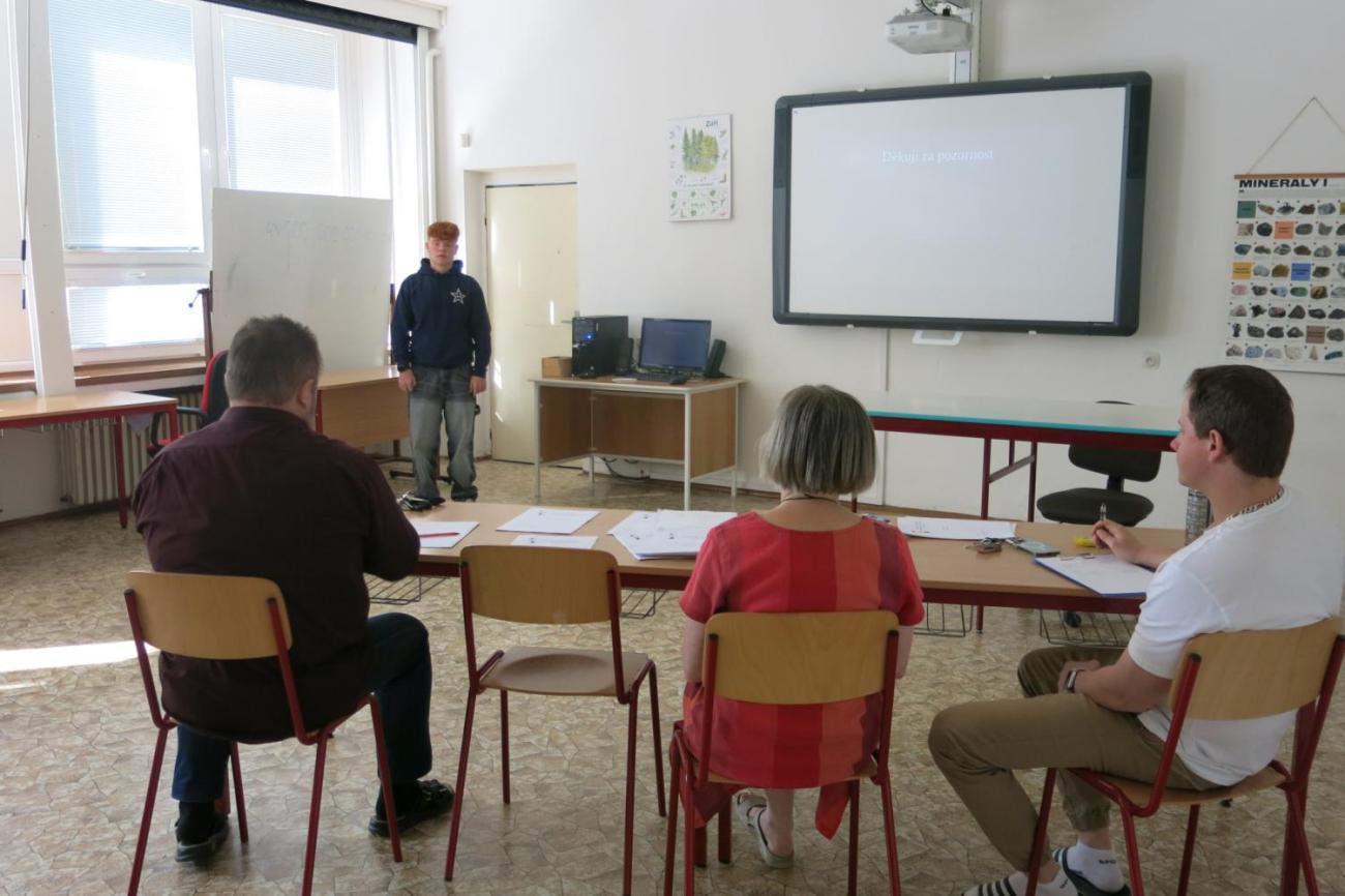Deváťáci představili své seminární práce