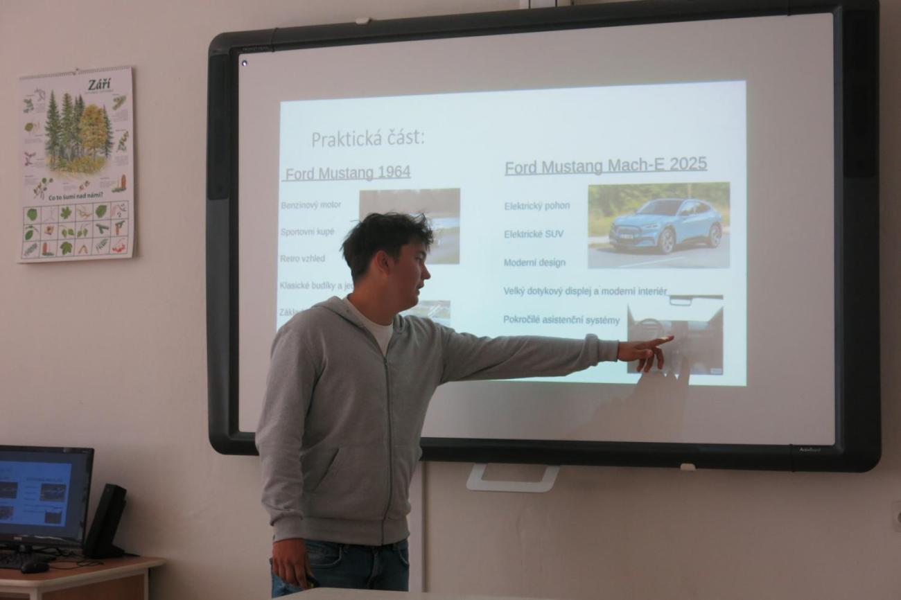 Deváťáci představili své seminární práce