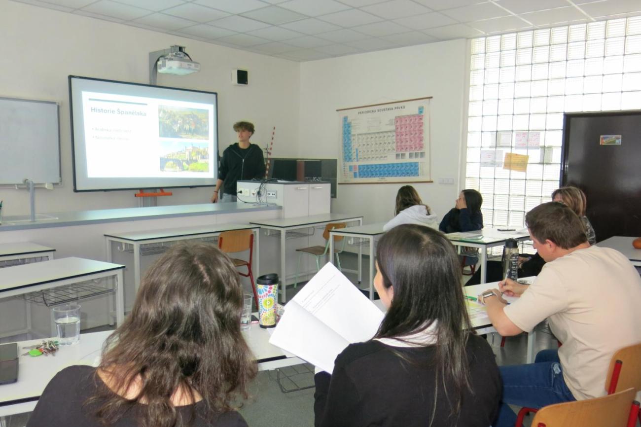 Deváťáci představili své seminární práce