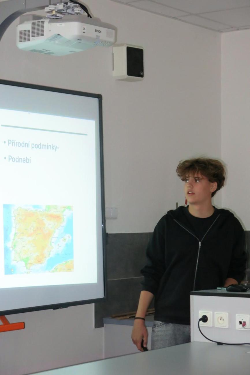 Deváťáci představili své seminární práce